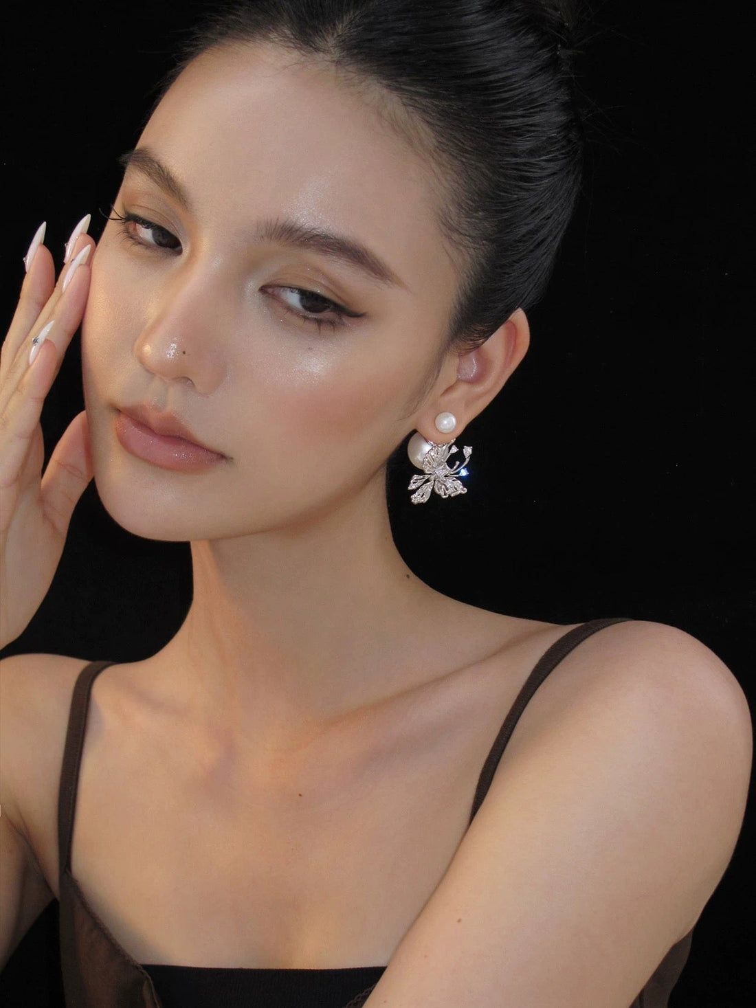 Pearl Earrings FAQ: Answers to the Most Common Questions