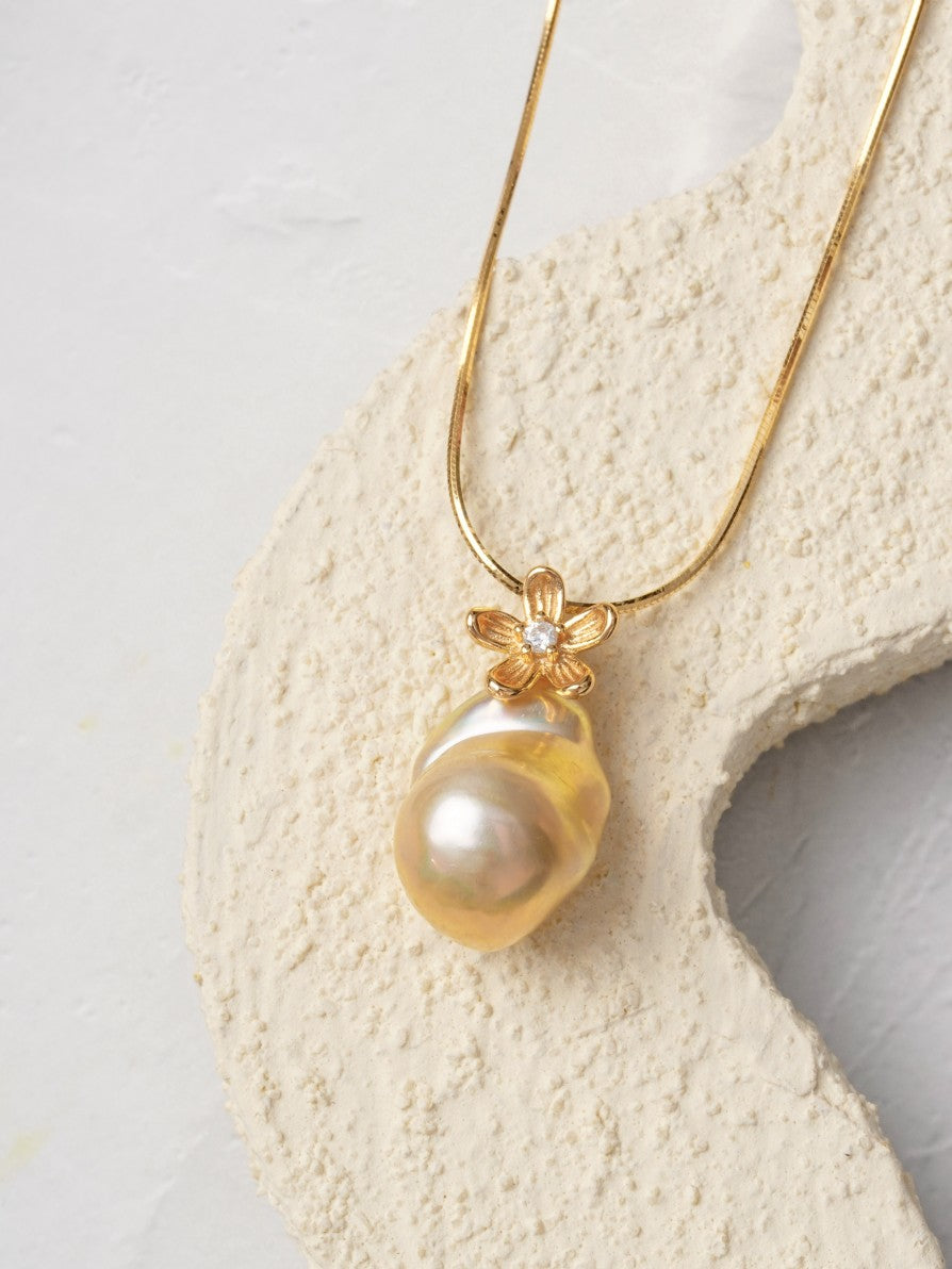 Baroque Pearl Flower Necklace