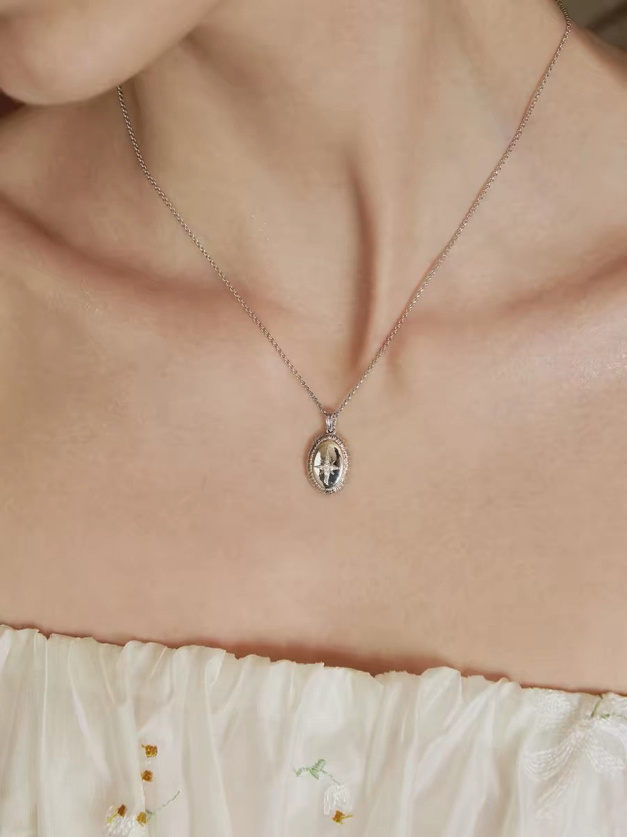 Stella Oval Pendant Necklace