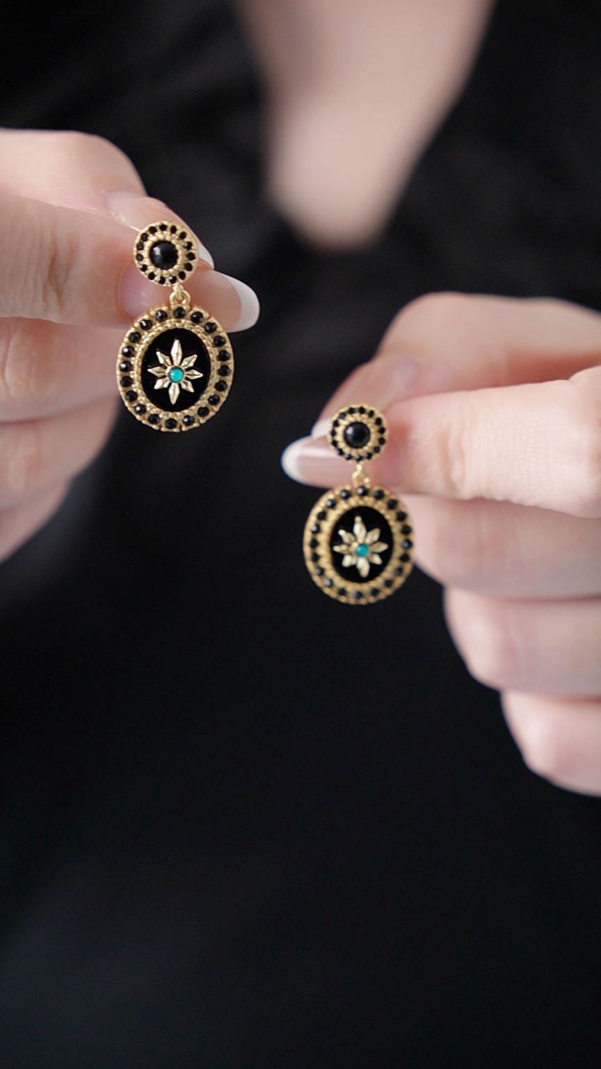 Black mirror stone drop earrings in gold