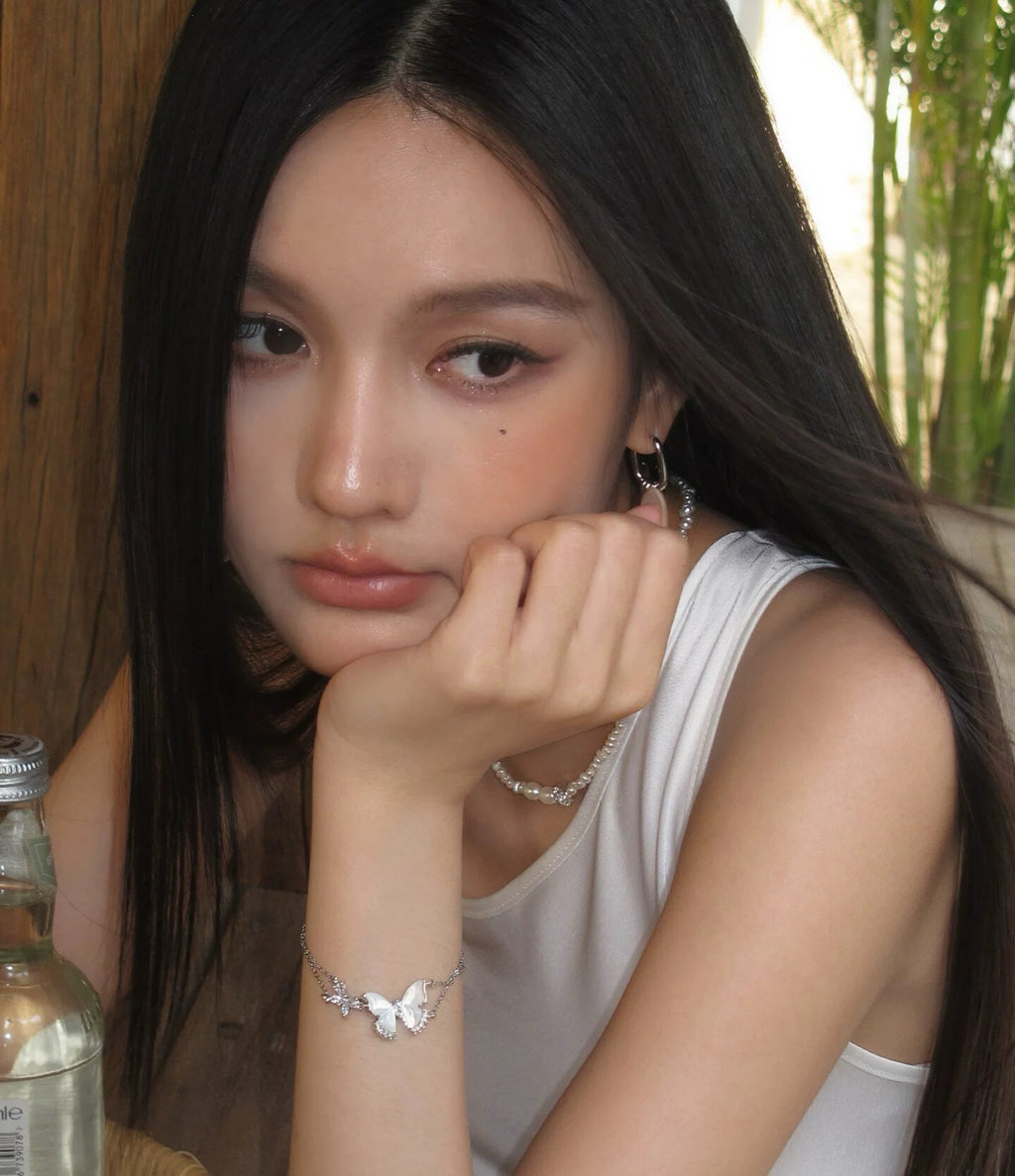 Double-layer butterfly bracelet with mother-of-pearl