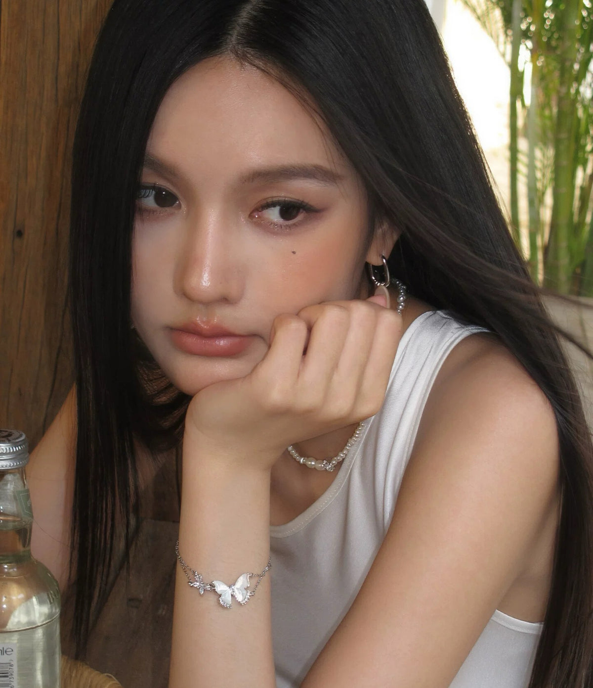 Double-layer butterfly bracelet with mother-of-pearl