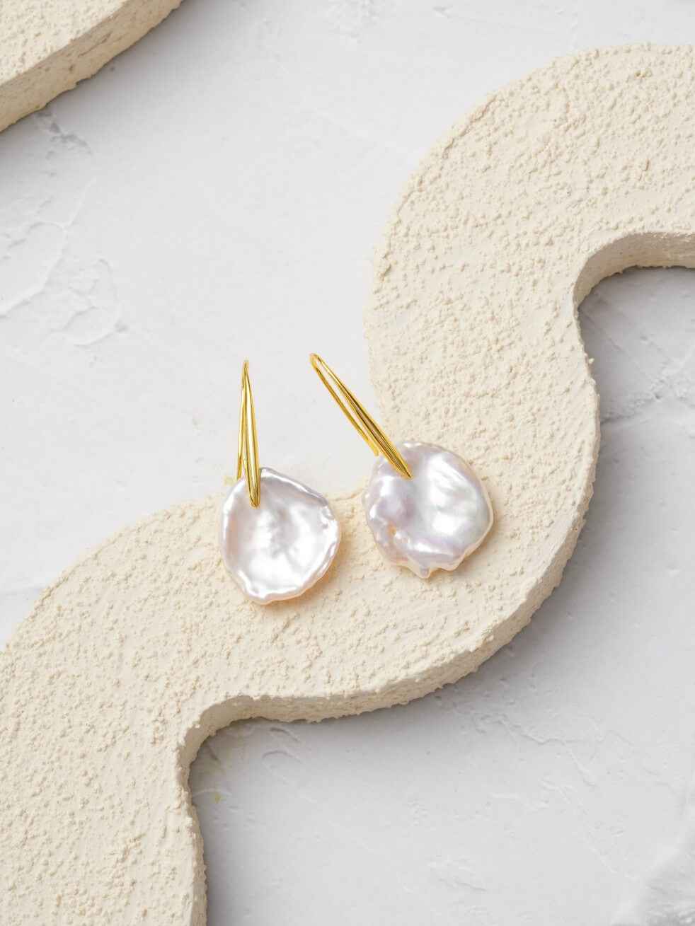 Irregular-Shaped Peal Earrings