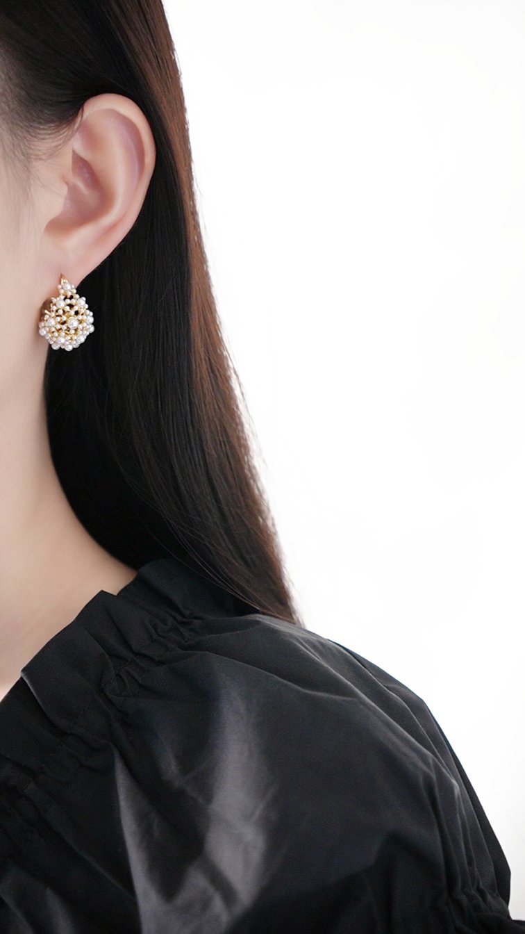 Gold hollow basket pearl earrings