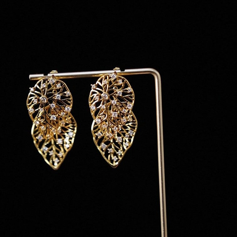 Gold leaf earrings with zirconia