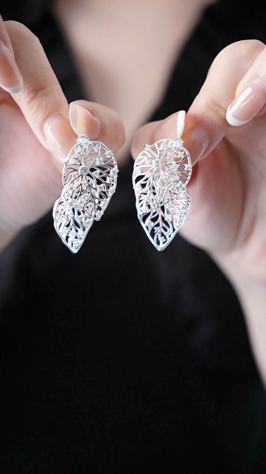 Hollow Diamond Leaf Earrings