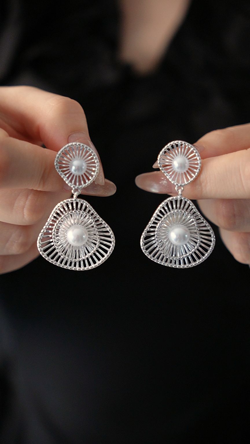 French Retro Hollow Pearl Earrings