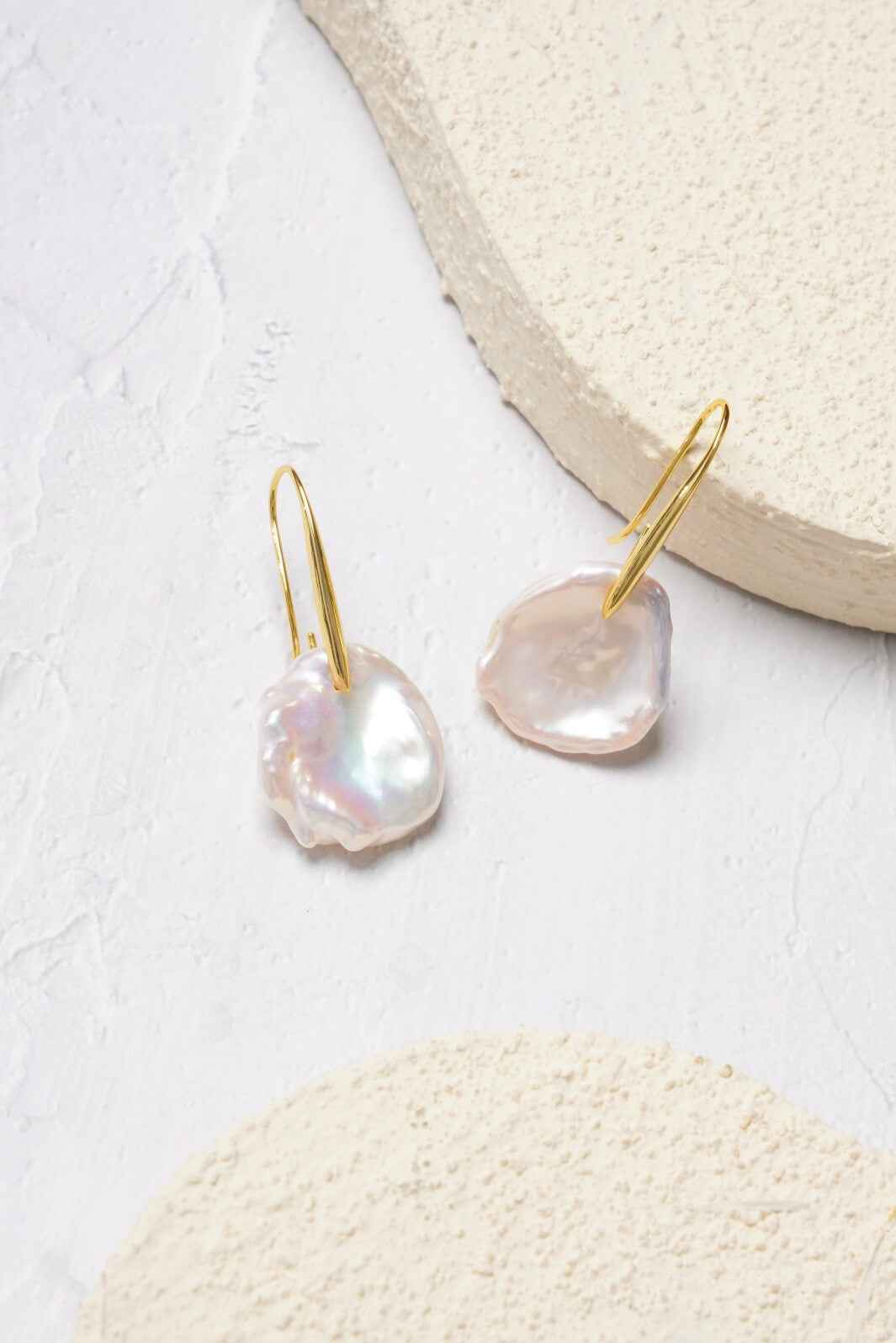 Irregular-Shaped Peal Earrings