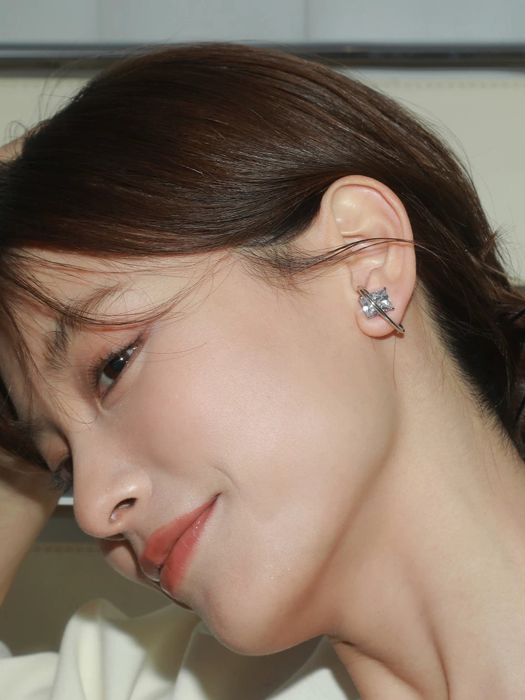 Minimalist metal wire stud earrings