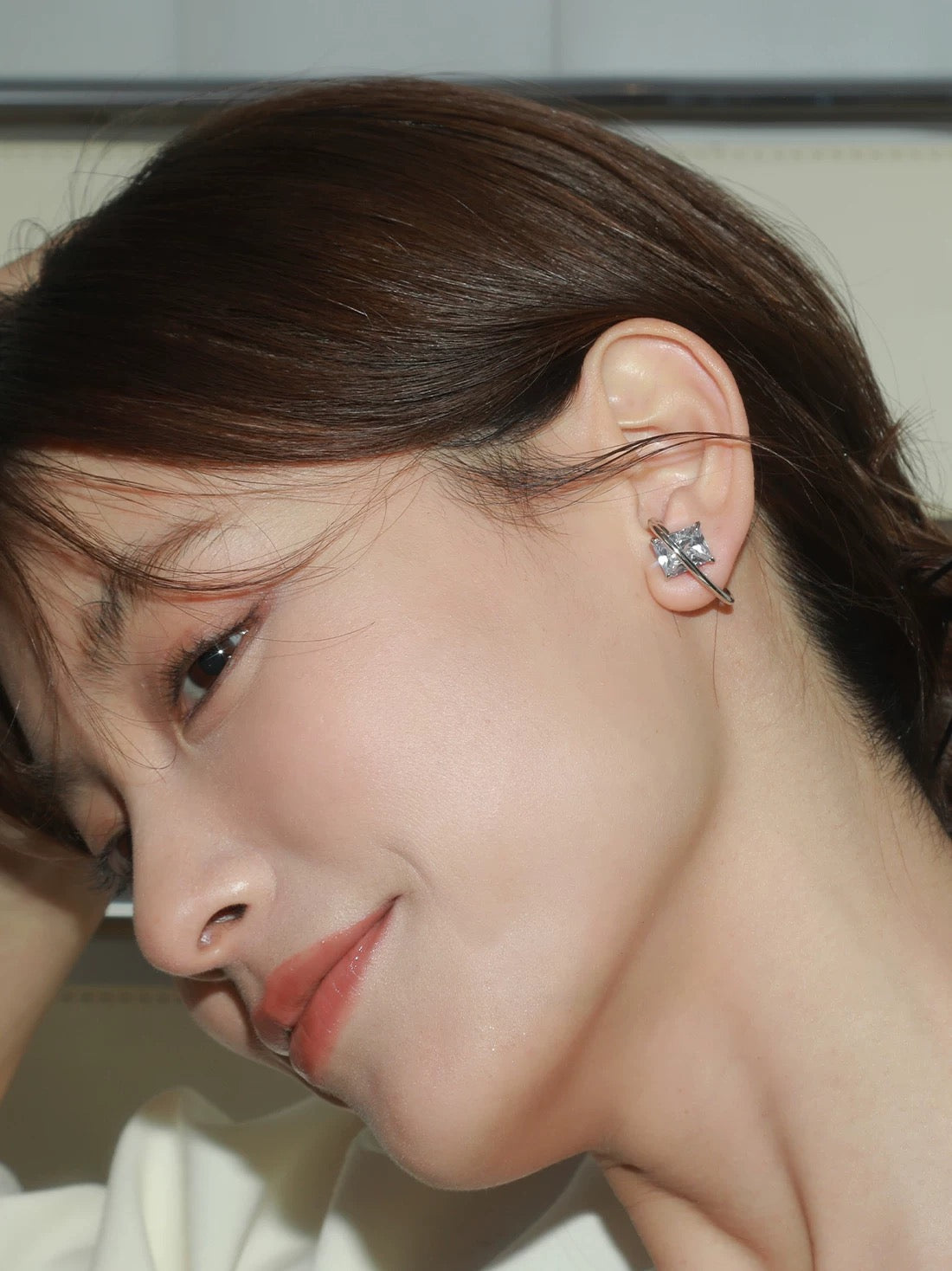 Minimalist metal wire stud earrings