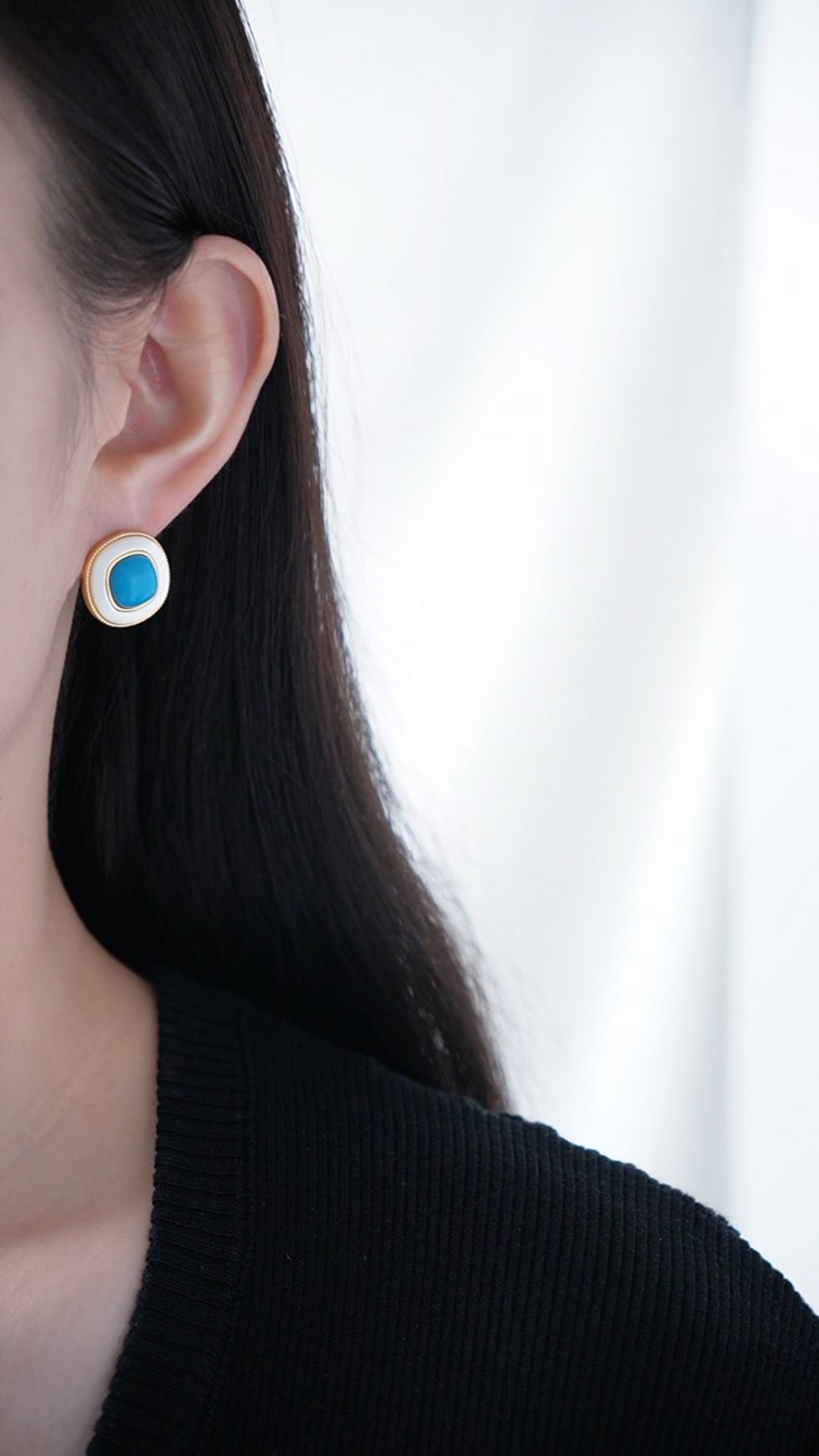 Natural tiger eye stone stud earrings