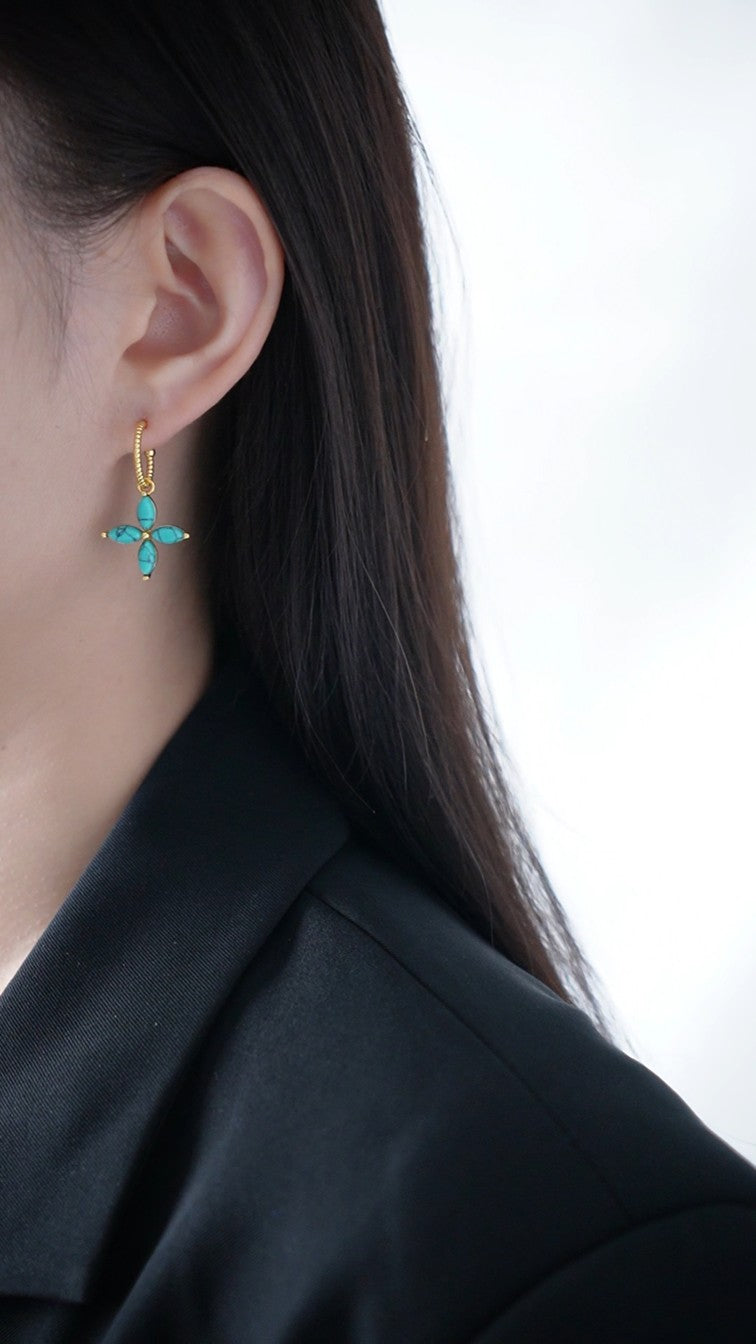 Natural turquoise clover earrings in gold