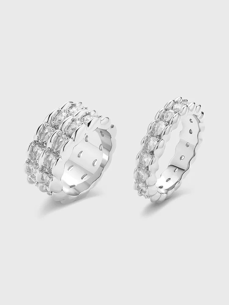 Serpentine zircon ring in gold