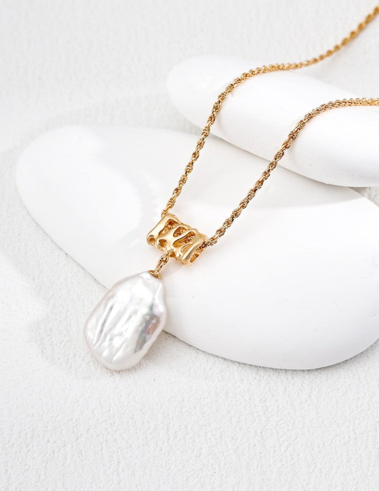 Square baroque pearl necklace in vintage gold