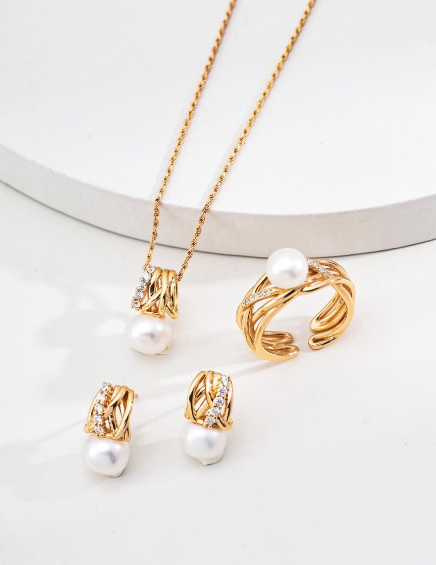 Sterling silver natural pearl and zirconia necklace