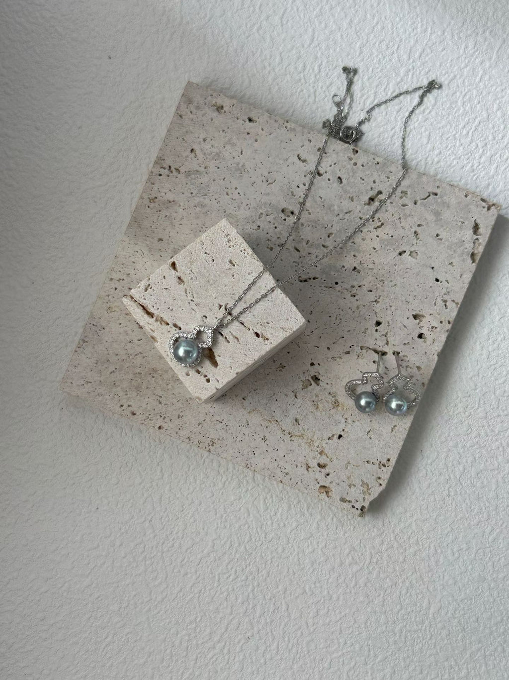 Sterling silver pearl pendant necklace