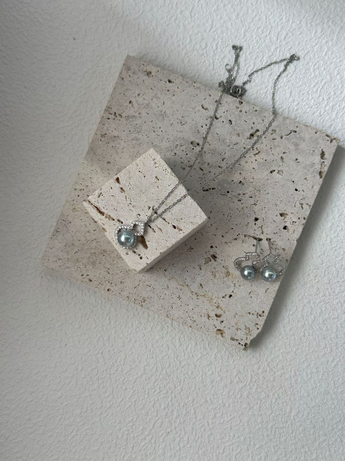 Sterling silver pearl pendant necklace