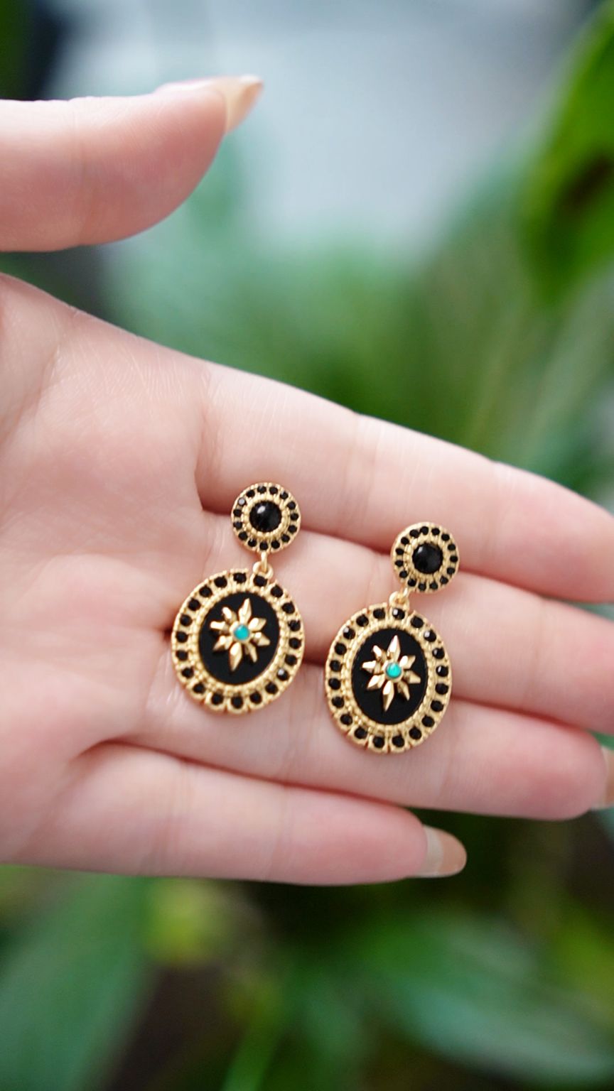 Vintage medallion drop earrings in 18K gold