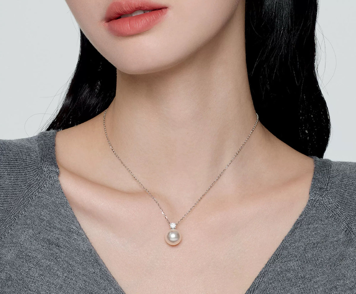 White pearl collarbone necklace in sterling silver
