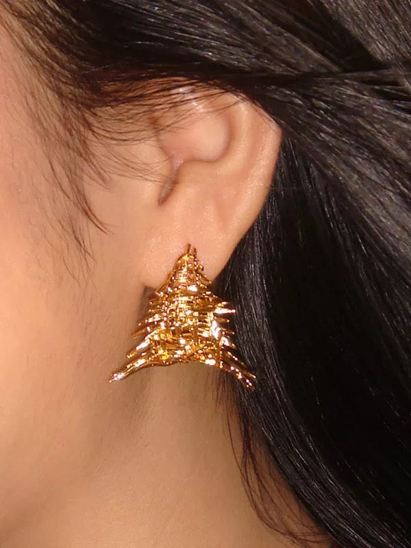 Woven texture hoop earrings in gold