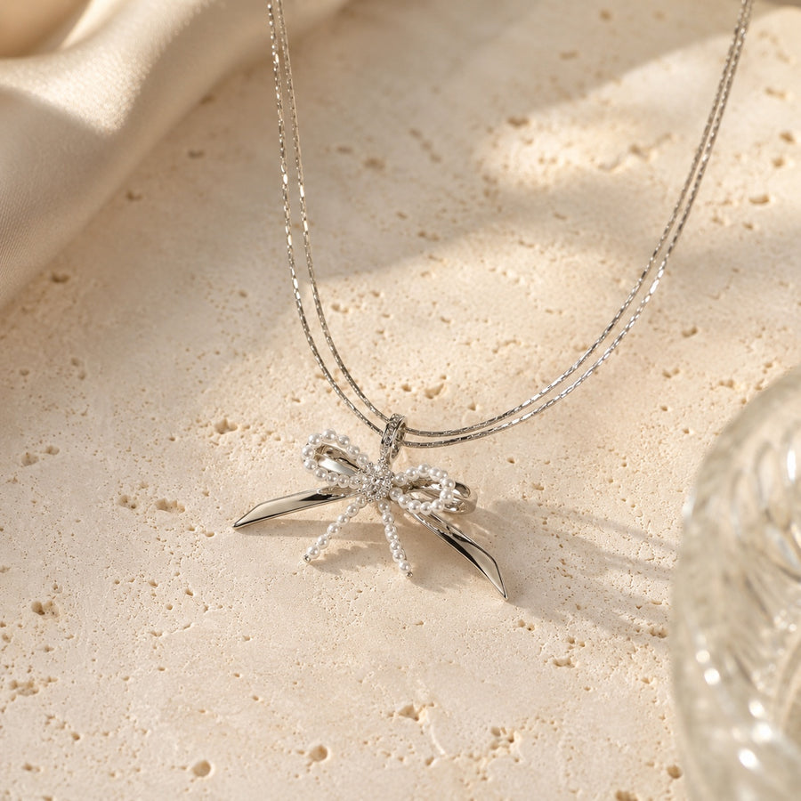Élodie Pearl Bow Necklace