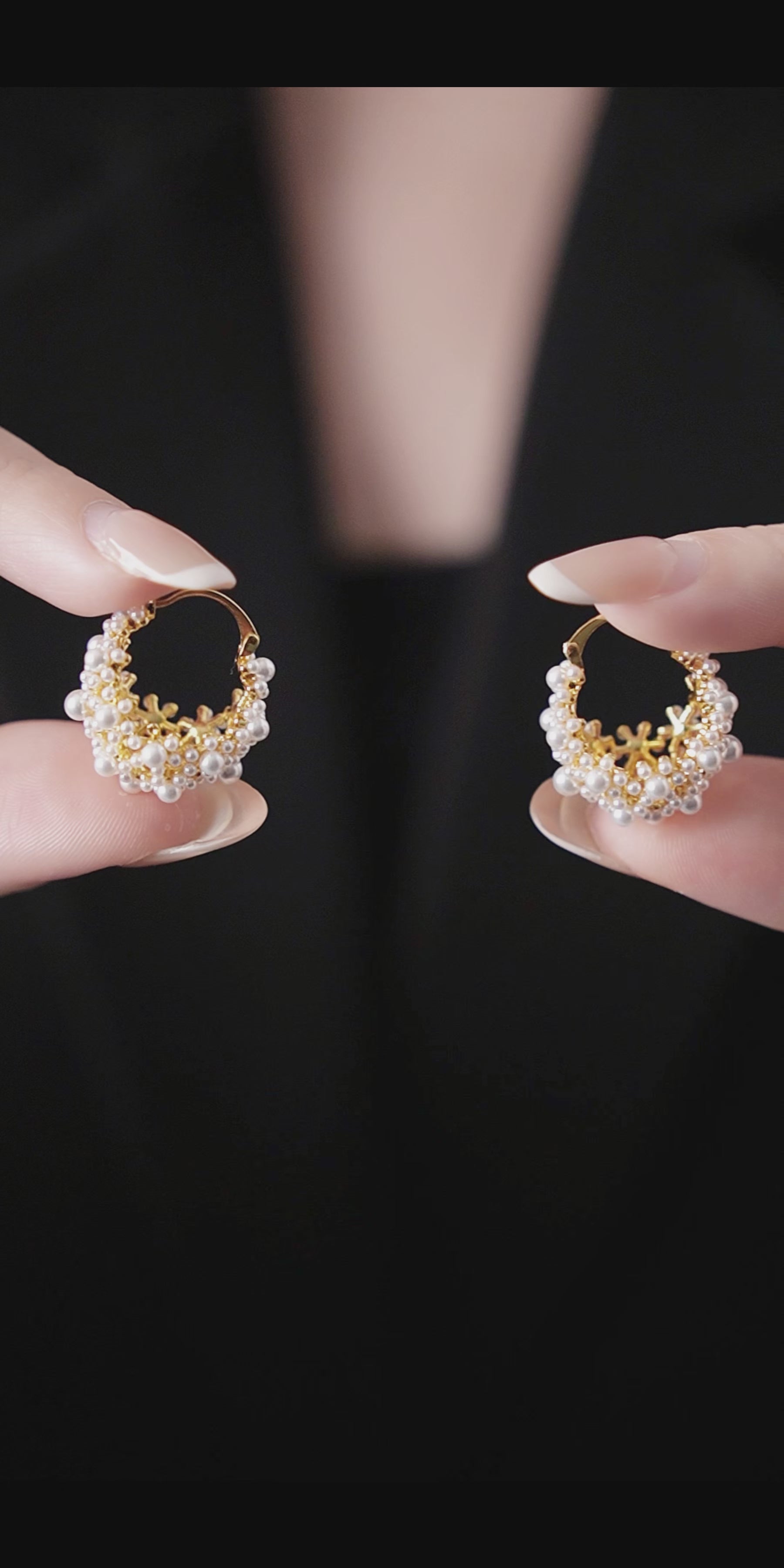 Lightweight gold pearl earrings