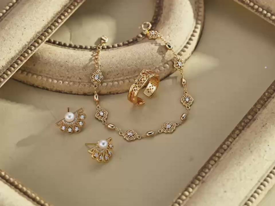 Elegant sterling silver zircon bracelet