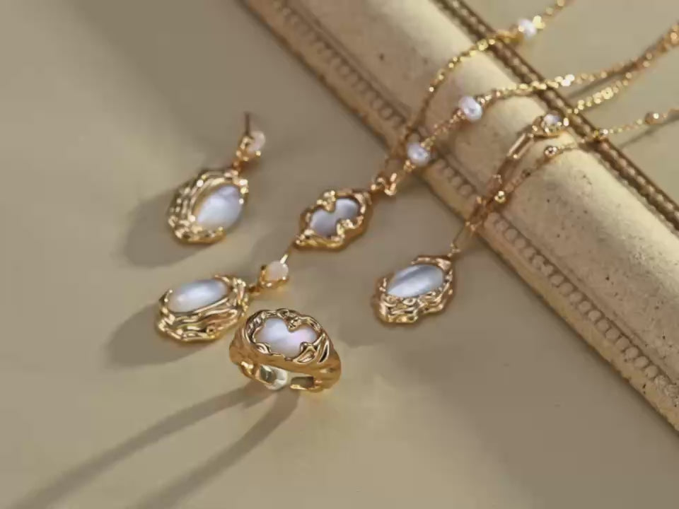 Adjustable sterling silver mother-of-pearl necklace