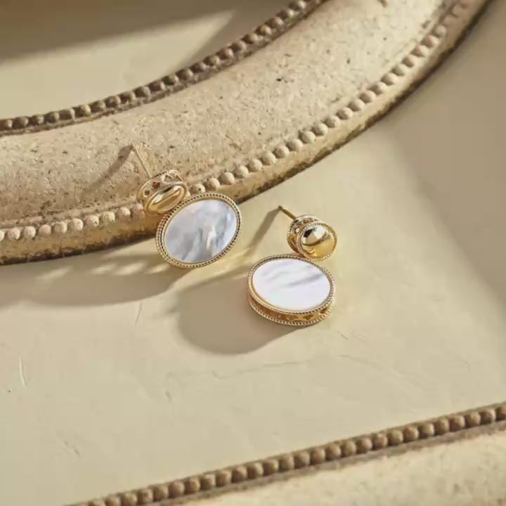 White gold mother-of-pearl earrings